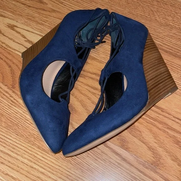 Charles By Charles David Navy Lace-Up wedges shoes - Picture 6 of 11